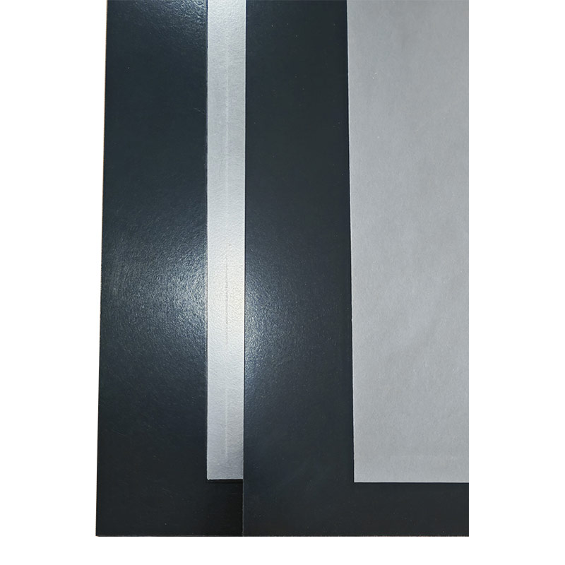 Plat bipolaire flexible composé renforcé par fibre de carbone de graphite avec des bords soudés